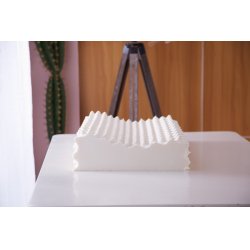 花雨伞 泰国进口乳胶枕（狼牙型）